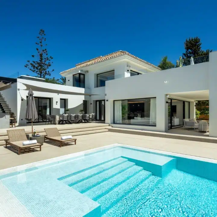 Striking modern villa with stunning sea views in the heart of Nueva Andalucía, Marbella Picture