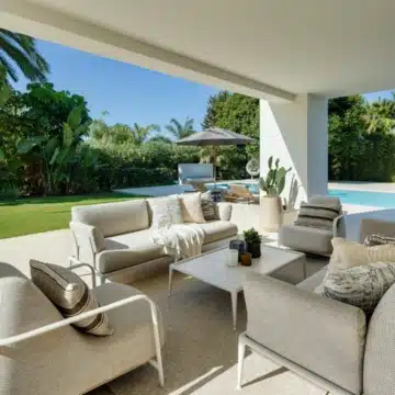 Striking modern villa with stunning sea views in the heart of Nueva Andalucía, Marbella Picture 9