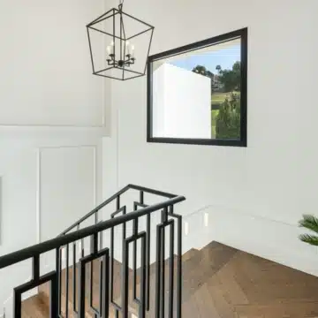 Striking modern villa with stunning sea views in the heart of Nueva Andalucía, Marbella Picture 17