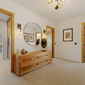 Extraordinary villa with panoramic sea views in the heart of Nueva Andalucía, Marbella Picture 9