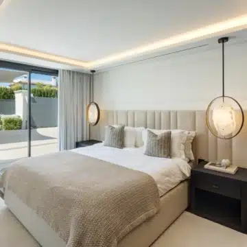 Striking modern villa with stunning sea views in the heart of Nueva Andalucía, Marbella Picture 23