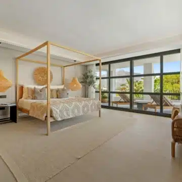 Extraordinary villa with panoramic sea views in the heart of Nueva Andalucía, Marbella Picture 29