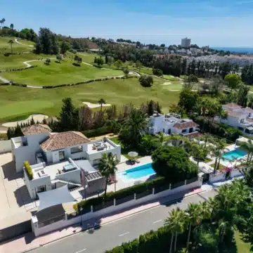 Striking modern villa with stunning sea views in the heart of Nueva Andalucía, Marbella Picture 2