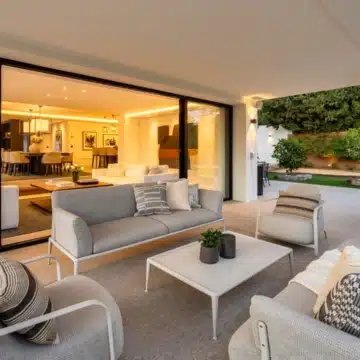 Striking modern villa with stunning sea views in the heart of Nueva Andalucía, Marbella Picture 34