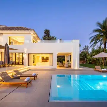 Striking modern villa with stunning sea views in the heart of Nueva Andalucía, Marbella Picture 37