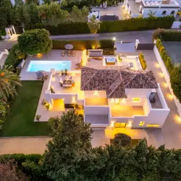 Striking modern villa with stunning sea views in the heart of Nueva Andalucía, Marbella Picture 38