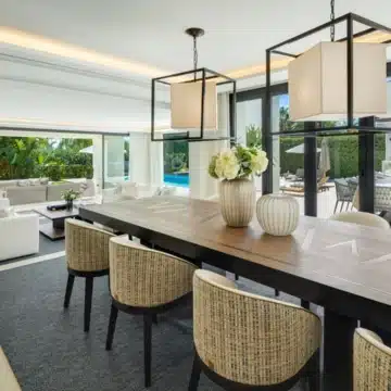 Striking modern villa with stunning sea views in the heart of Nueva Andalucía, Marbella Picture 0