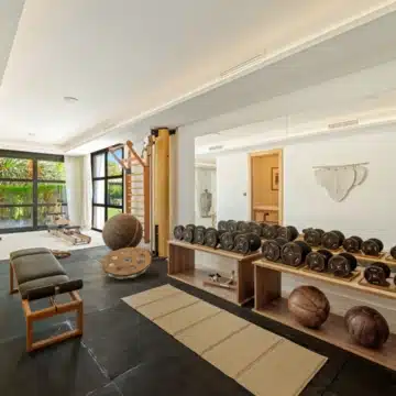 Extraordinary villa with panoramic sea views in the heart of Nueva Andalucía, Marbella Picture 40