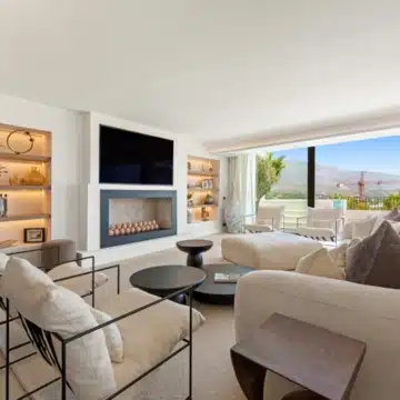 Extraordinary villa with panoramic sea views in the heart of Nueva Andalucía, Marbella Picture 14