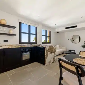 Extraordinary villa with panoramic sea views in the heart of Nueva Andalucía, Marbella Picture 54