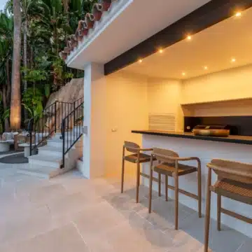 Extraordinary villa with panoramic sea views in the heart of Nueva Andalucía, Marbella Picture 59