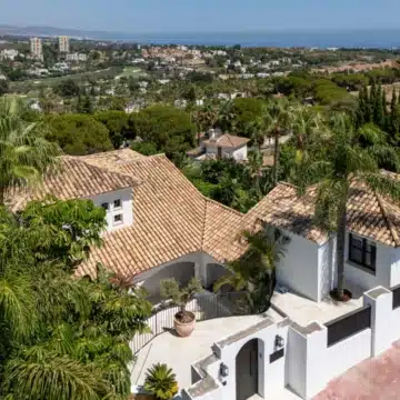Extraordinary villa with panoramic sea views in the heart of Nueva Andalucía, Marbella Picture 72
