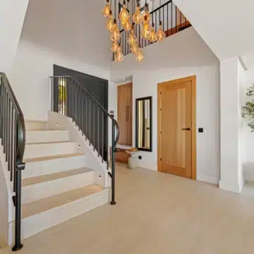 Extraordinary villa with panoramic sea views in the heart of Nueva Andalucía, Marbella Picture 15