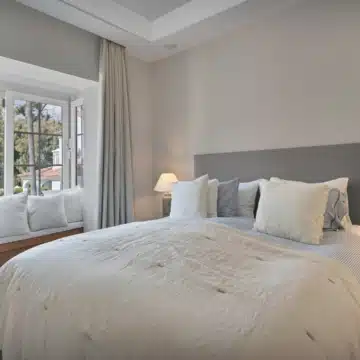 Refurbished 7-bedroom semi-detached villa with breathtaking sea views in Puerto Banus, Marbella Picture 33