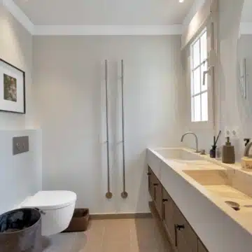 Refurbished 7-bedroom semi-detached villa with breathtaking sea views in Puerto Banus, Marbella Picture 35