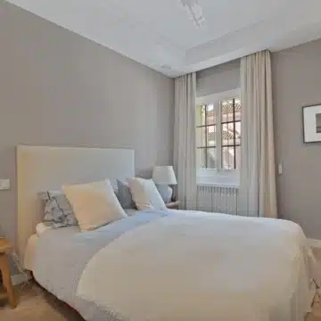 Refurbished 7-bedroom semi-detached villa with breathtaking sea views in Puerto Banus, Marbella Picture 10