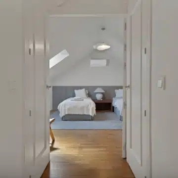 Refurbished 7-bedroom semi-detached villa with breathtaking sea views in Puerto Banus, Marbella Picture 38