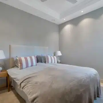 Refurbished 7-bedroom semi-detached villa with breathtaking sea views in Puerto Banus, Marbella Picture 41