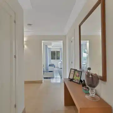 Refurbished 7-bedroom semi-detached villa with breathtaking sea views in Puerto Banus, Marbella Picture 47