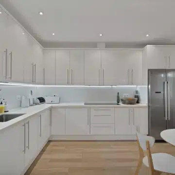 Refurbished 7-bedroom semi-detached villa with breathtaking sea views in Puerto Banus, Marbella Picture 18