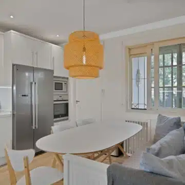 Refurbished 7-bedroom semi-detached villa with breathtaking sea views in Puerto Banus, Marbella Picture 9