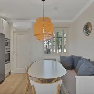 Refurbished 7-bedroom semi-detached villa with breathtaking sea views in Puerto Banus, Marbella Picture 22