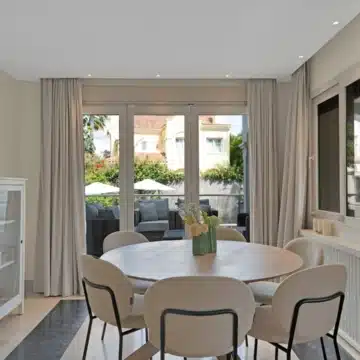 Refurbished 7-bedroom semi-detached villa with breathtaking sea views in Puerto Banus, Marbella Picture 2