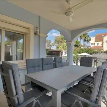 Refurbished 7-bedroom semi-detached villa with breathtaking sea views in Puerto Banus, Marbella Picture 16