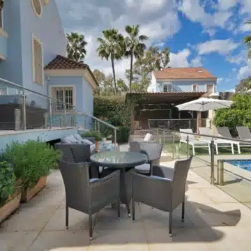 Refurbished 7-bedroom semi-detached villa with breathtaking sea views in Puerto Banus, Marbella Picture 7