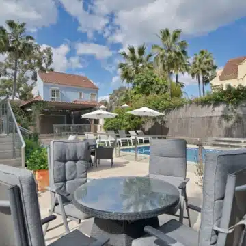 Refurbished 7-bedroom semi-detached villa with breathtaking sea views in Puerto Banus, Marbella Picture 48