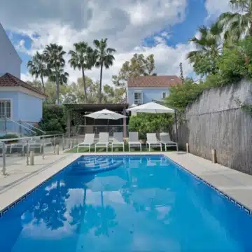 Refurbished 7-bedroom semi-detached villa with breathtaking sea views in Puerto Banus, Marbella Picture 51