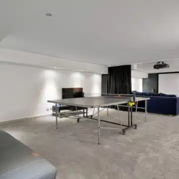 Refurbished 7-bedroom semi-detached villa with breathtaking sea views in Puerto Banus, Marbella Picture 25