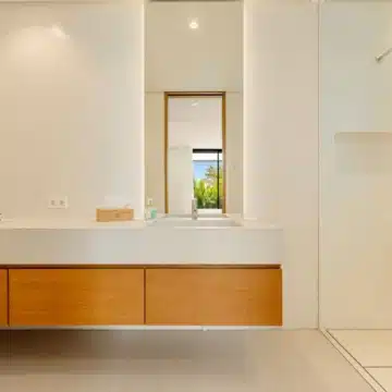 Contemporary 6-bedroom villa in the prestigious Guadalmina Alta, San Pedro de Alcantara Picture 28