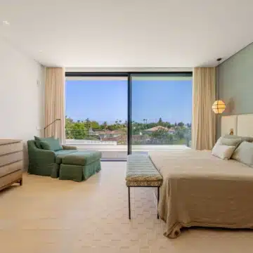 Contemporary 6-bedroom villa in the prestigious Guadalmina Alta, San Pedro de Alcantara Picture 34