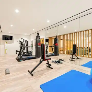 Contemporary 6-bedroom villa in the prestigious Guadalmina Alta, San Pedro de Alcantara Picture 53