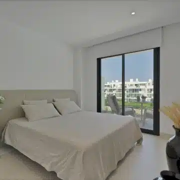 Fully furnished 2-bedroom apartment in the exclusive Higuerón West, Fuengirola Picture 9
