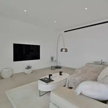 Fully furnished 2-bedroom apartment in the exclusive Higuerón West, Fuengirola Picture 11