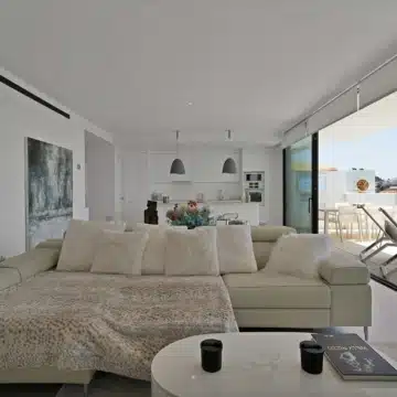 Fully furnished 2-bedroom apartment in the exclusive Higuerón West, Fuengirola Picture 10