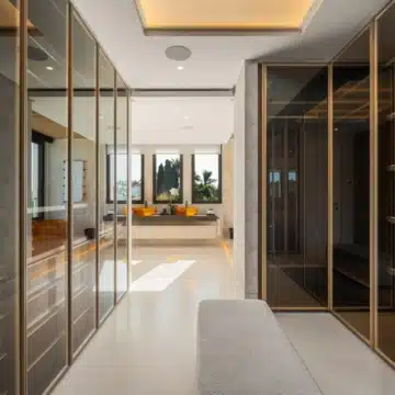 Exceptional contemporary villa located in the prestigious Marbella Hill Club Picture 16