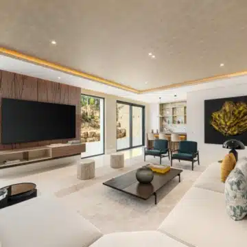 Exceptional contemporary villa located in the prestigious Marbella Hill Club Picture 22