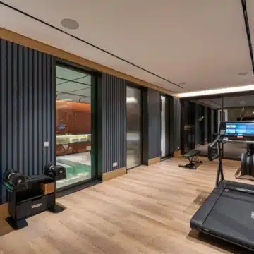 Exceptional contemporary villa located in the prestigious Marbella Hill Club Picture 20