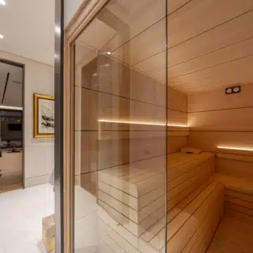 Exceptional contemporary villa located in the prestigious Marbella Hill Club Picture 23