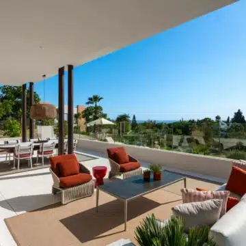 Exceptional contemporary villa located in the prestigious Marbella Hill Club Picture 0