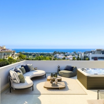Marine Hills II – Penthouse with panoramic sea and mountain views in Selwo, Estepona Picture 4