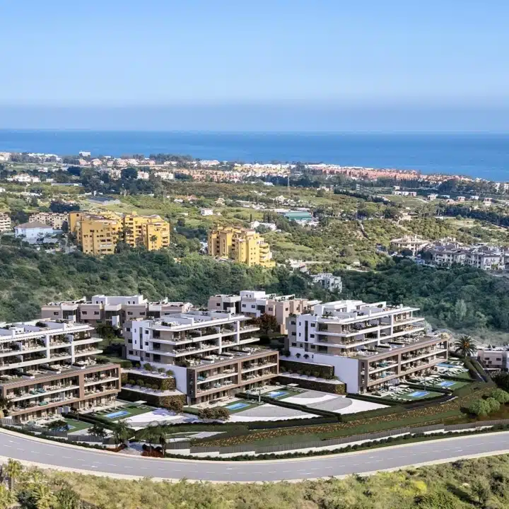 Marine Hills II – Penthouse with panoramic sea and mountain views in Selwo, Estepona Picture