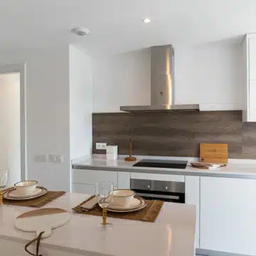 New Build Resale! 3 bedroom corner apartment on the higher elevation of Scala in the City Centre of Estepona Picture 1