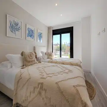 New Build Resale! 3 bedroom corner apartment on the higher elevation of Scala in the City Centre of Estepona Picture 9