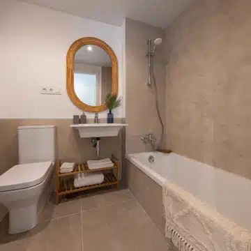 New Build Resale! 3 bedroom corner apartment on the higher elevation of Scala in the City Centre of Estepona Picture 10