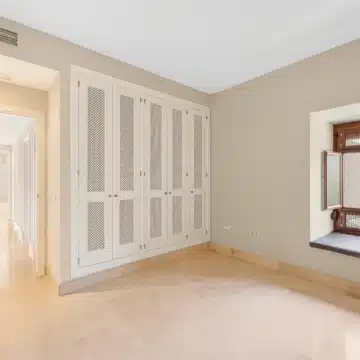 Frontline beach 3-bedroom apartment in the prestigious community of Bahia Alcántara, San Pedro de Alcántara Picture 6