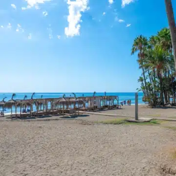 Frontline beach 3-bedroom apartment in the prestigious community of Bahia Alcántara, San Pedro de Alcántara Picture 27